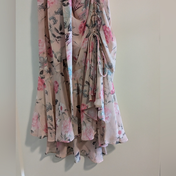 Dress - Picture 6 of 7